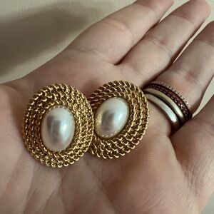 Pearl costume earrings for pierced ears